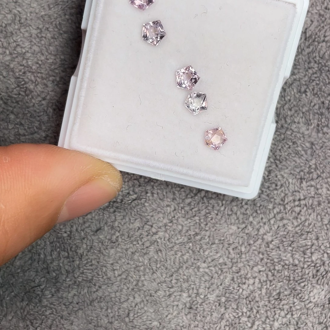 尖晶石裸石未镶嵌一组5颗