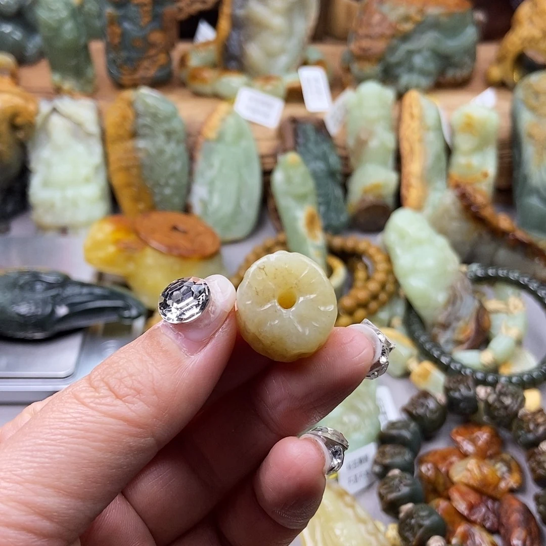 岫岩河磨玉（透闪石质玉）手把未镶嵌蝈*