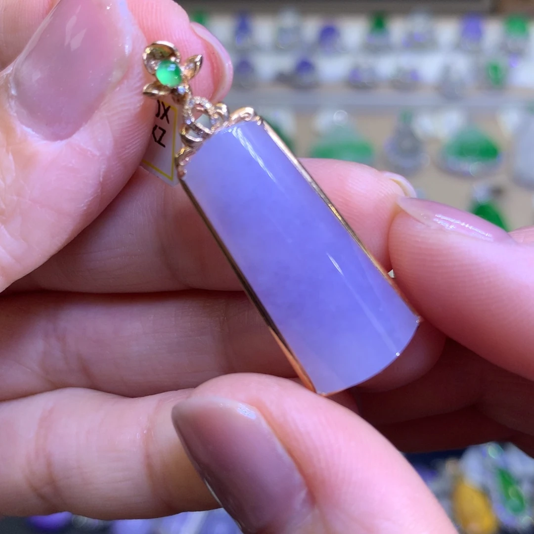 翡翠18K金镶嵌颈饰翡翠