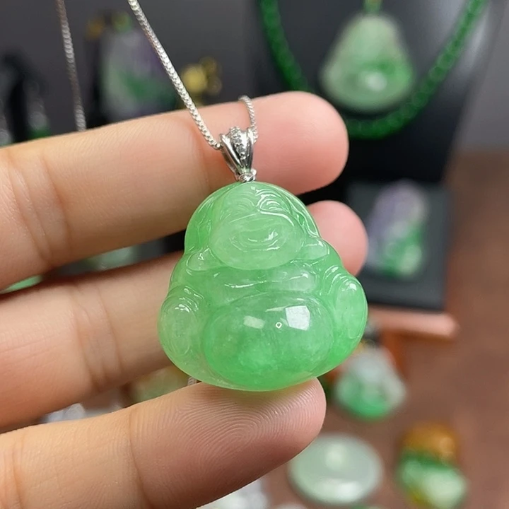 翡翠未镶嵌吊坠(赠链)