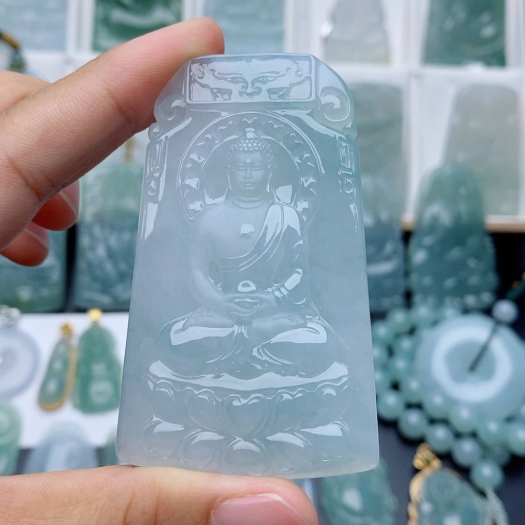 梵***方翡翠未镶嵌颈饰大日如来