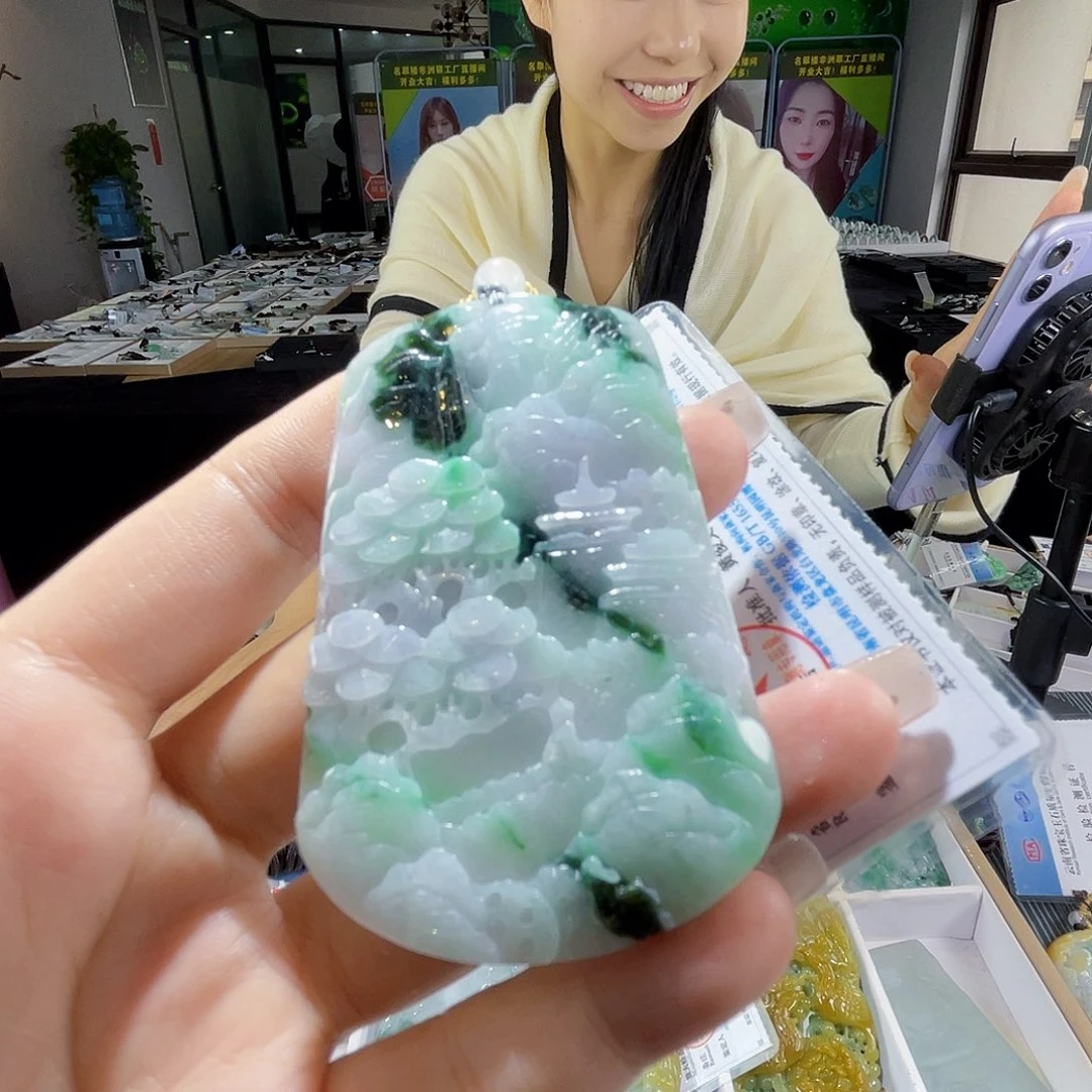 颈饰未镶嵌翡翠一个