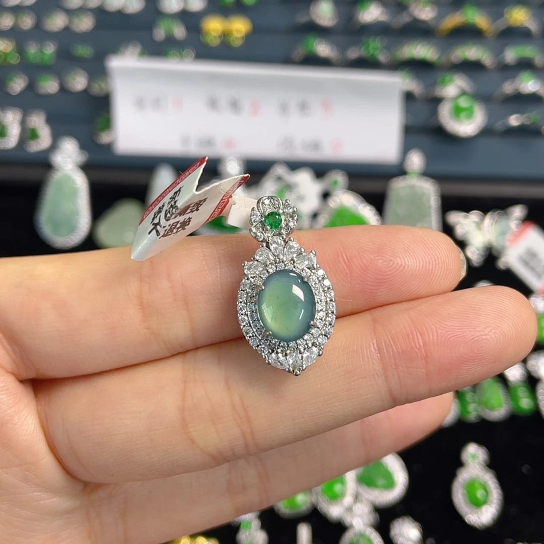 颈饰未镶嵌翡翠吊坠