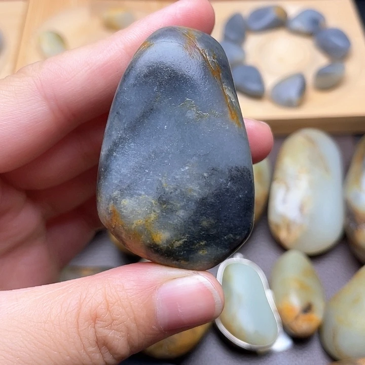 颈饰未镶嵌和田玉3