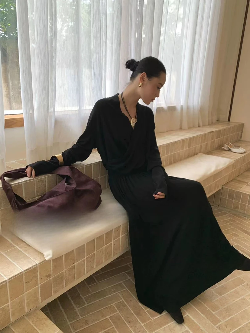 秋高级港气质V领上衣时尚显瘦松紧腰高腰显瘦半身裙套装女3908