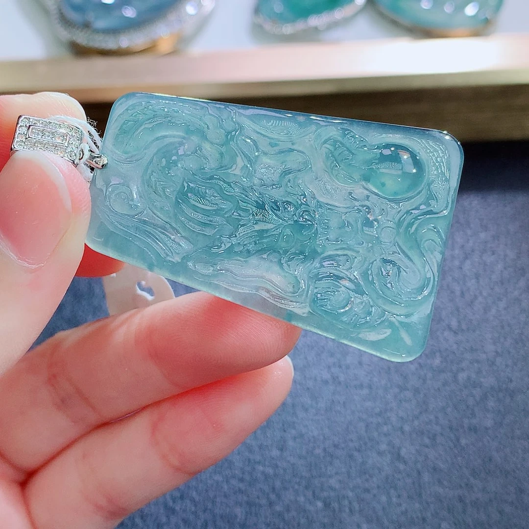 翡翠未镶嵌颈饰翡翠