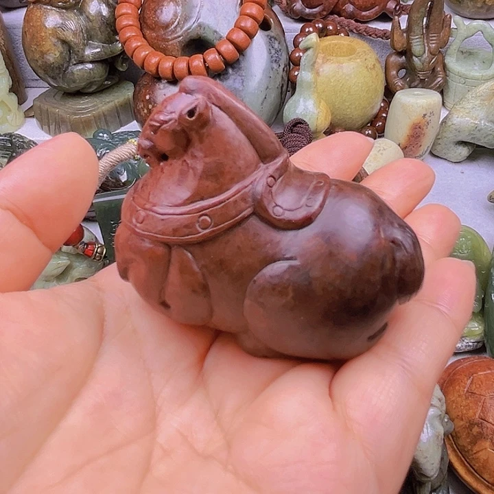 岫岩河磨玉（透闪石质玉）未镶嵌把件悟***？