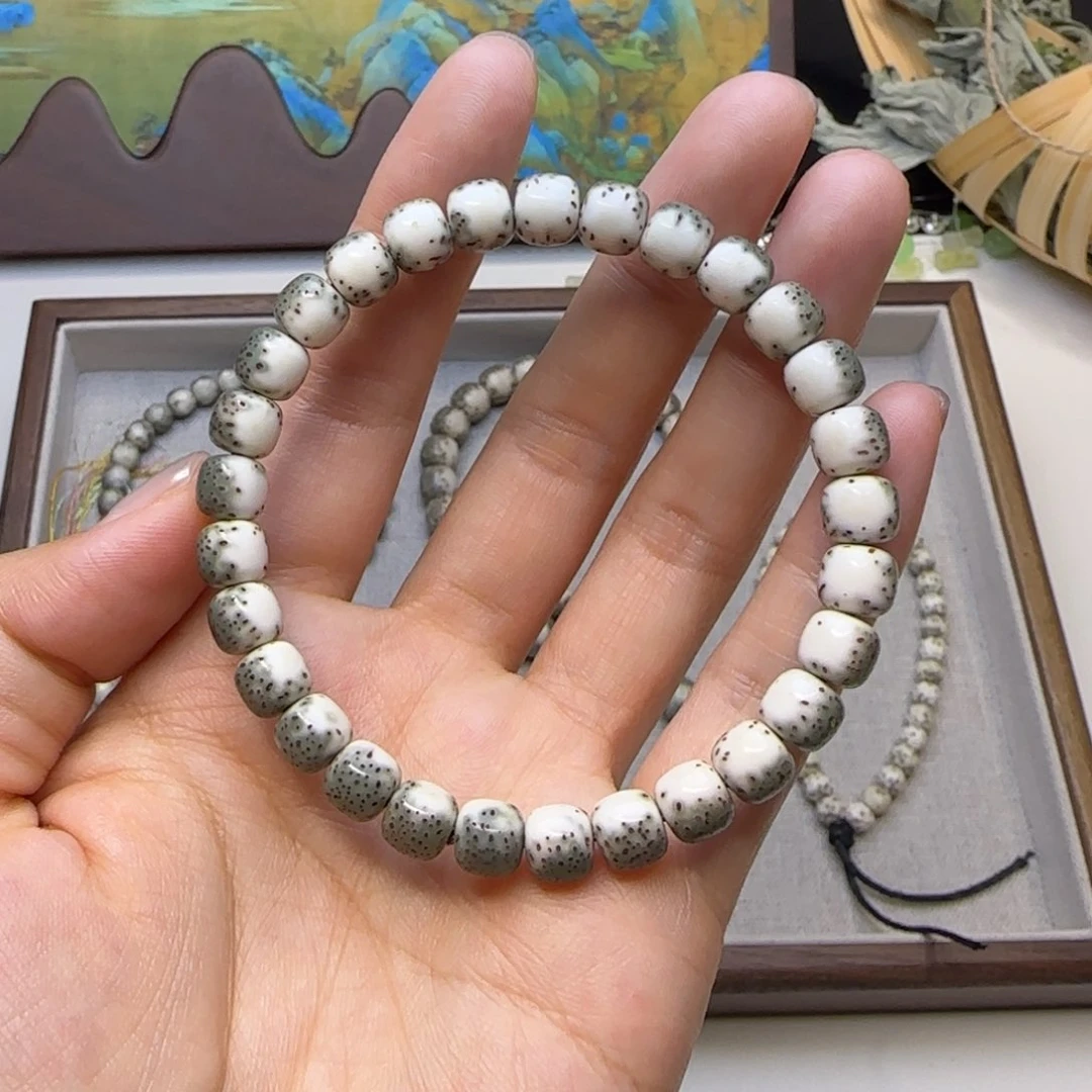 星月菩提手串石玉绿背河豚8×7