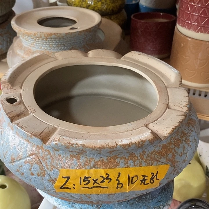摆件陶盆有孔 瑕疵介意勿拍