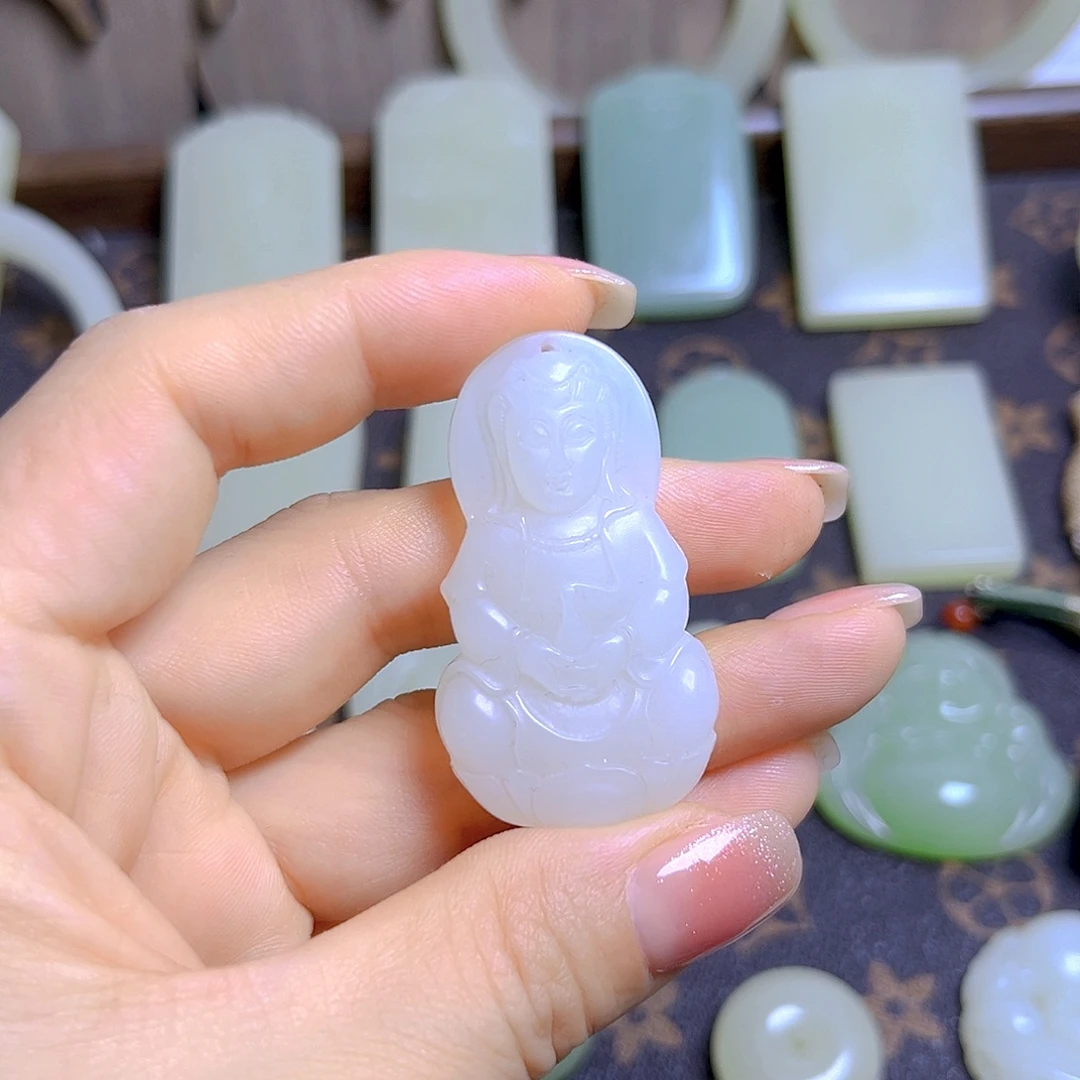 卧***胆中号观音吊坠所见所得
