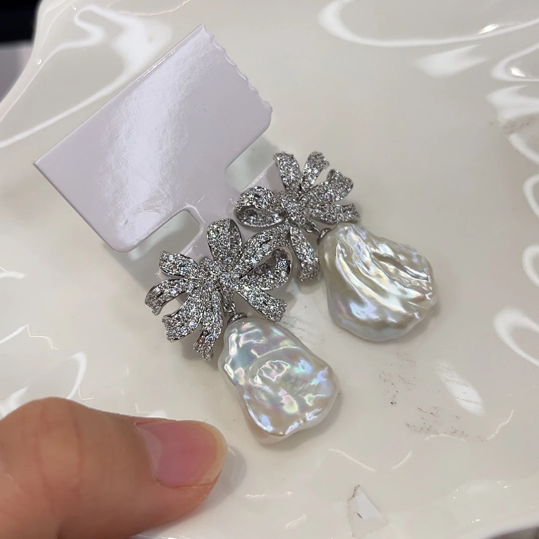 合金耳饰淡水珍珠