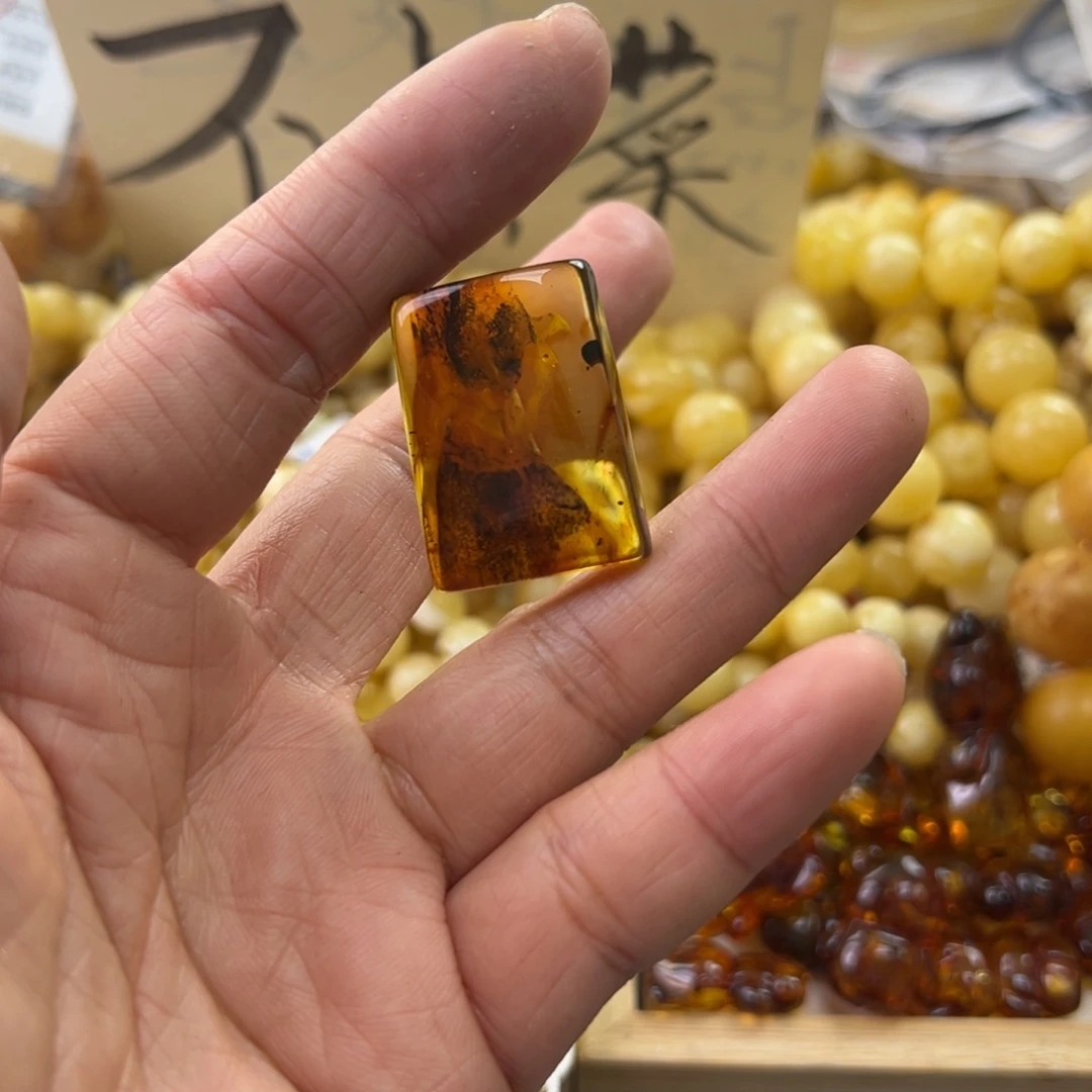 琥珀珠宝奇石未镶嵌