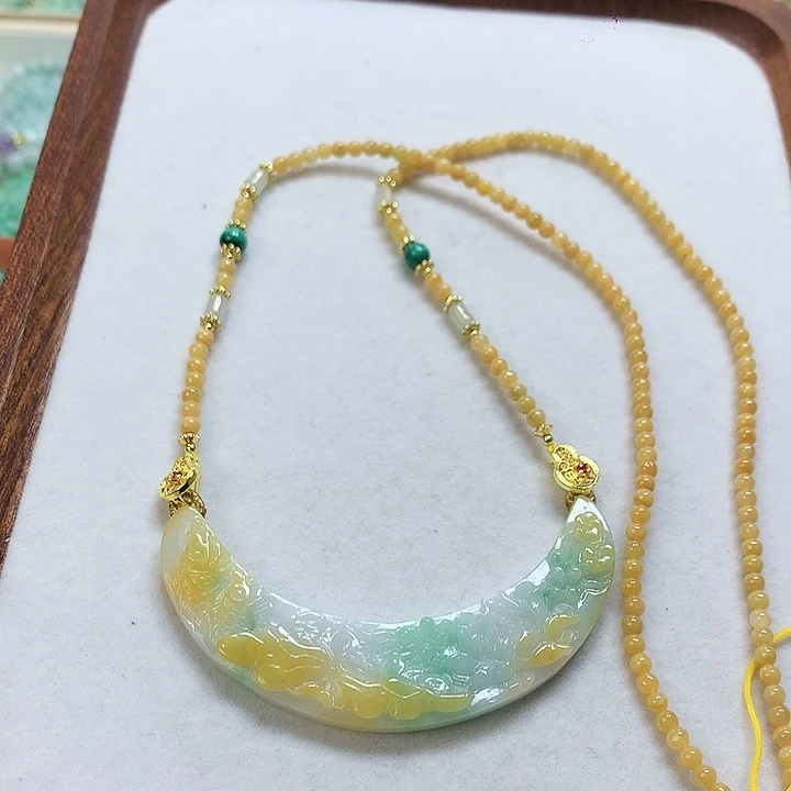 翡翠颈饰未镶嵌吊坠