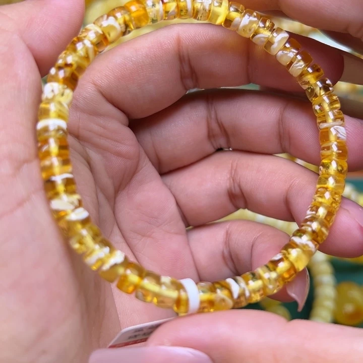 蜜蜡未镶嵌珠宝奇石