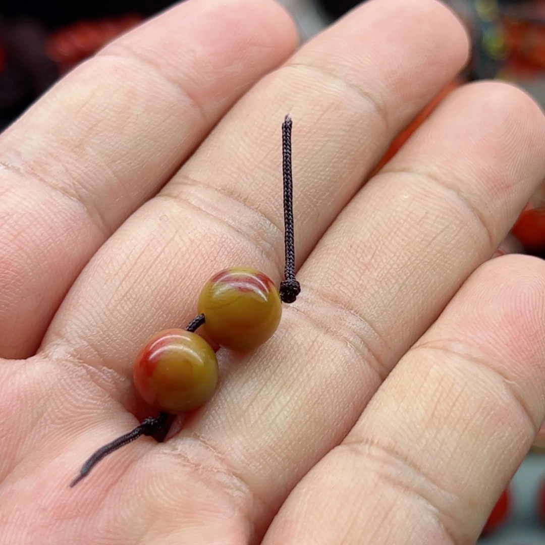 南红玛瑙配饰未镶嵌