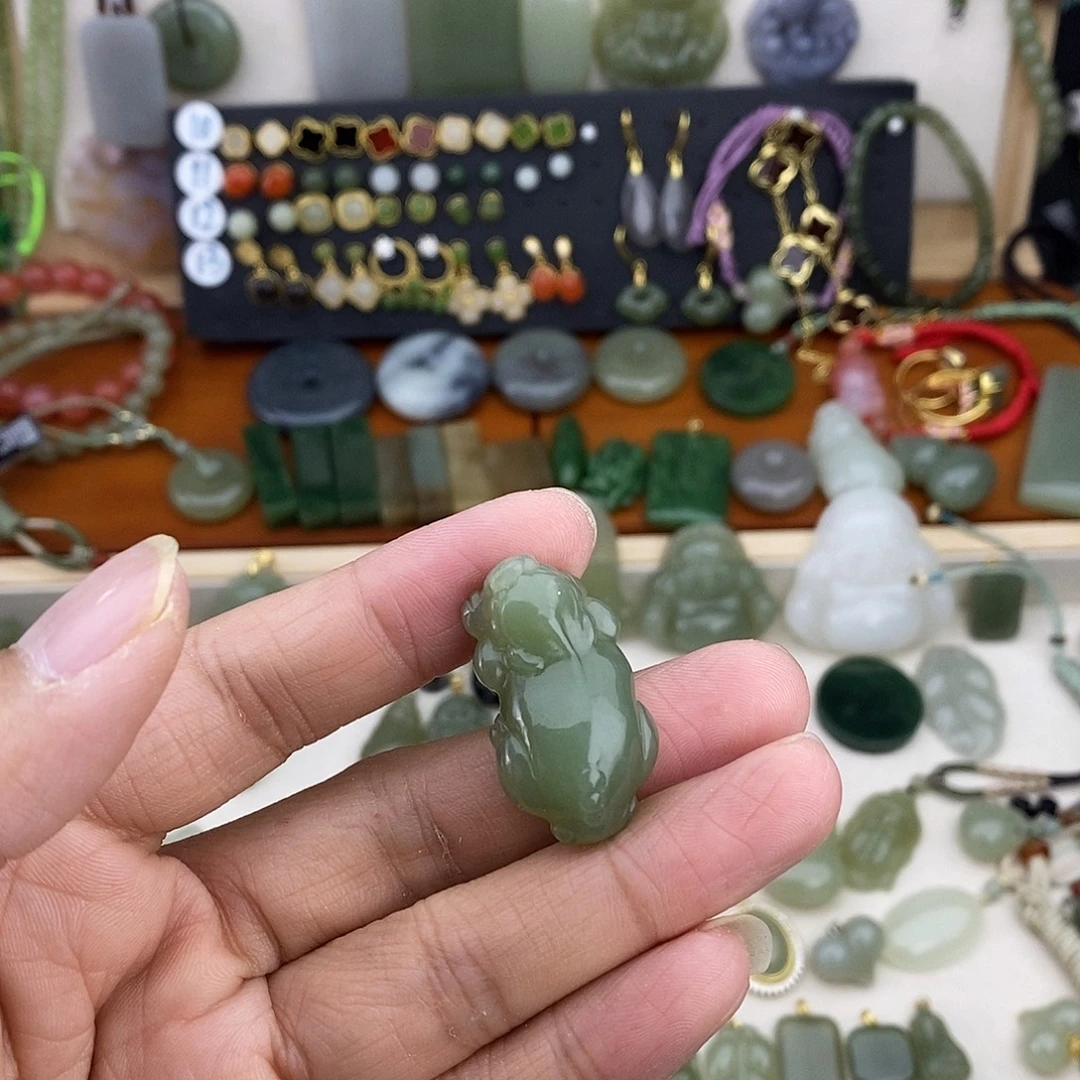 和田玉未镶嵌吊坠(不含链)