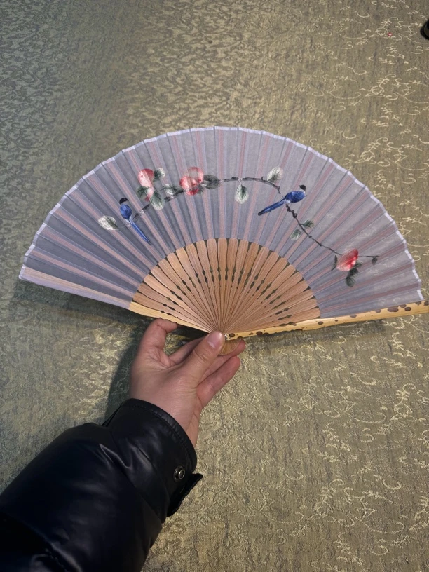 手工刺绣喜事连连折扇