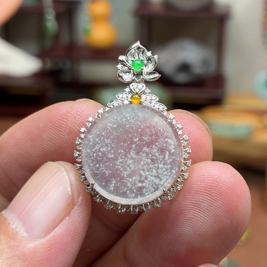 翡翠18K金镶嵌颈饰