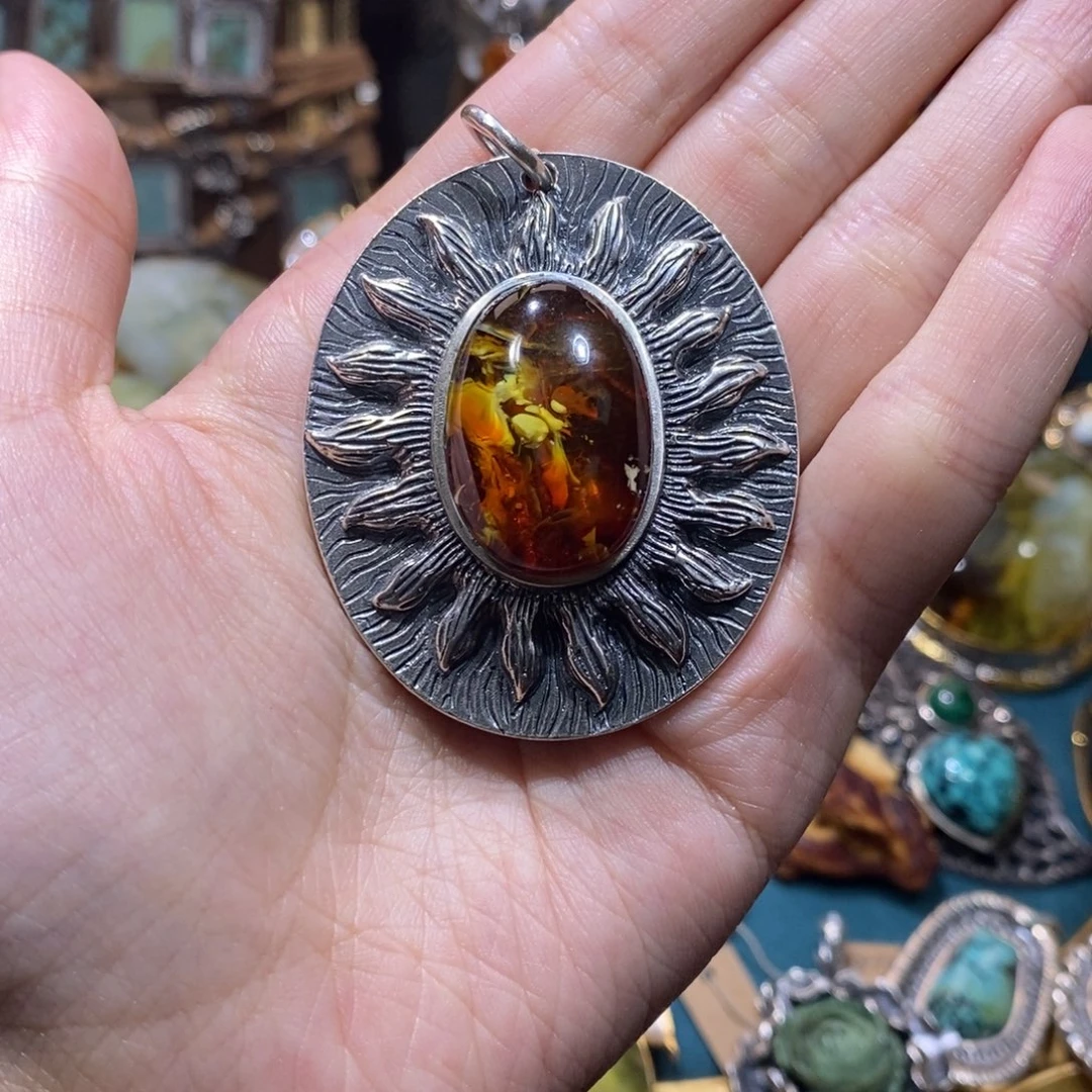 奶****银S925镶嵌颈饰琥珀