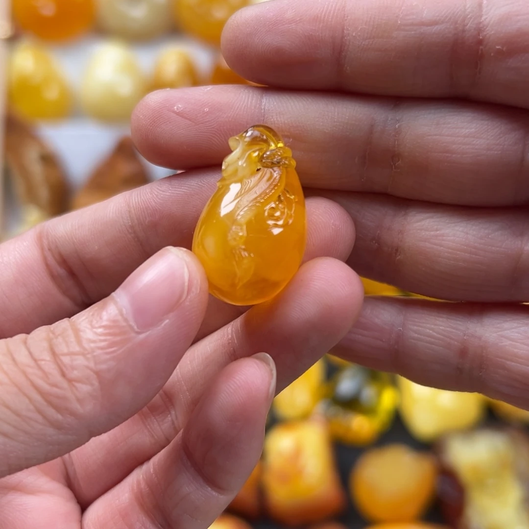 蜜蜡未镶嵌颈饰蜜蜡
