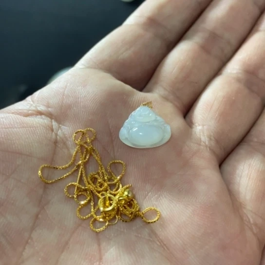 翡翠18K金镶嵌颈饰好看