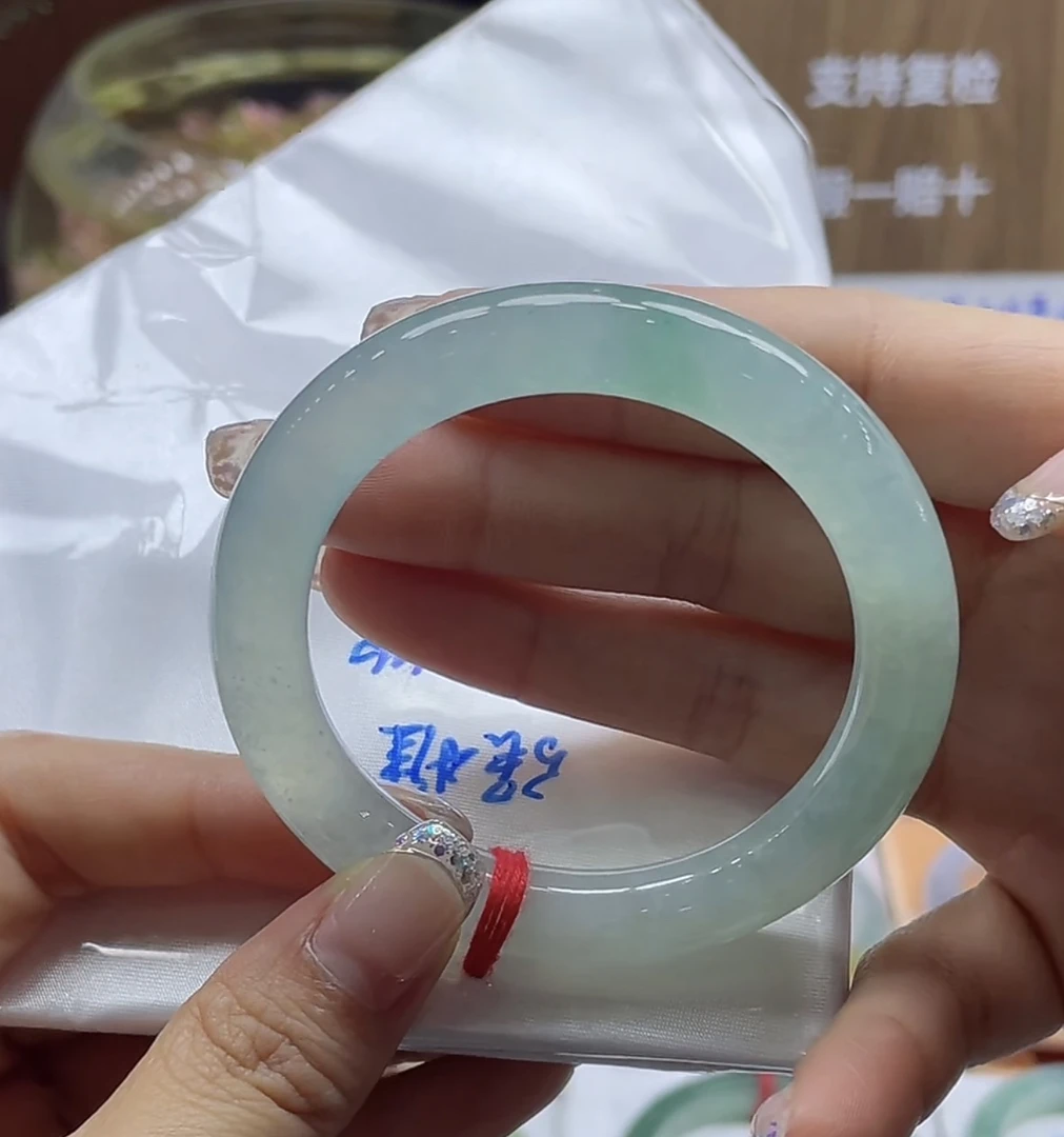 （强推款）51-52圈冰绿圆条翡翠手镯