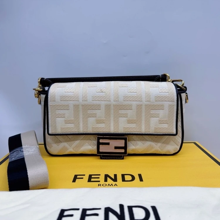 95新 FENDI/芬迪 /KIKI/单肩包/16532535