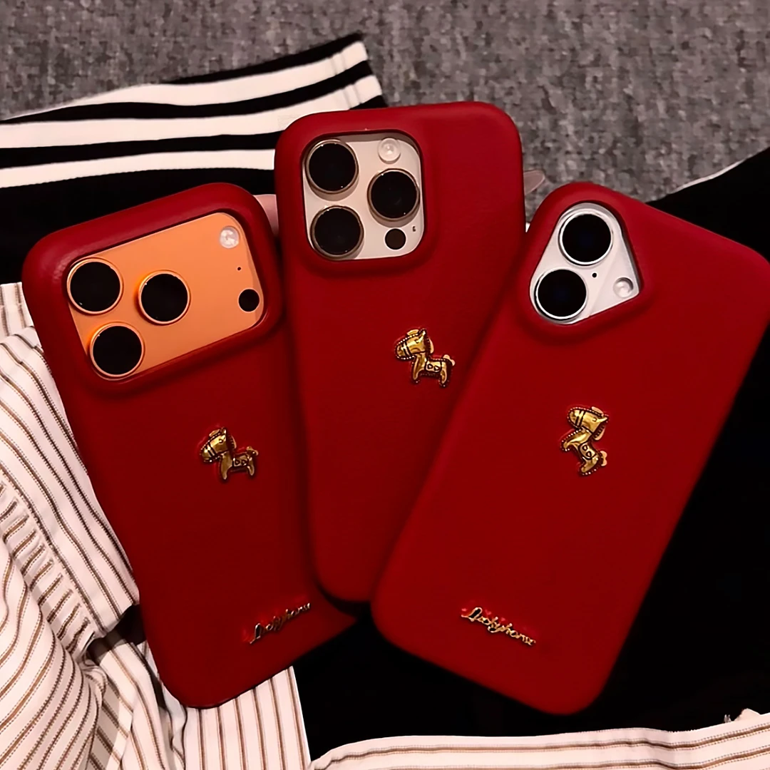 创意金色小马字母适用iPhone17大孔皮纹手机壳华为vivo小米17oppo