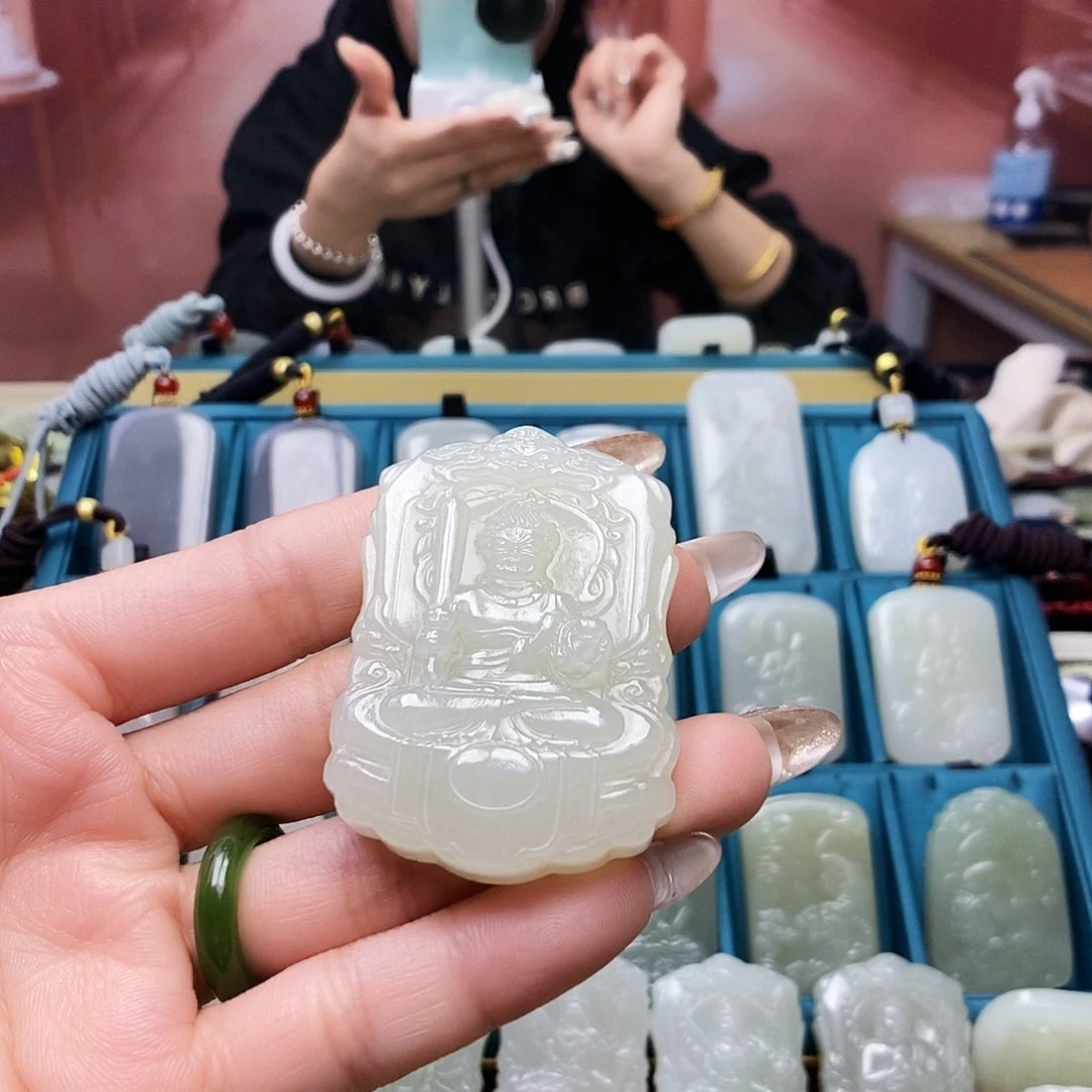 和田玉颈饰未镶嵌环****织