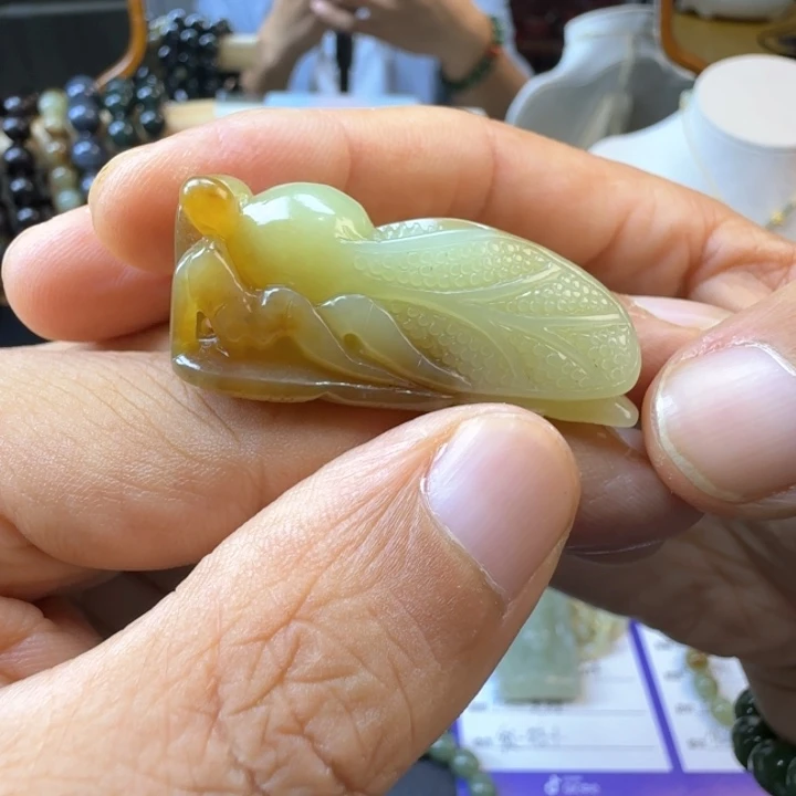 颈饰未镶嵌和田玉（糖玉）
