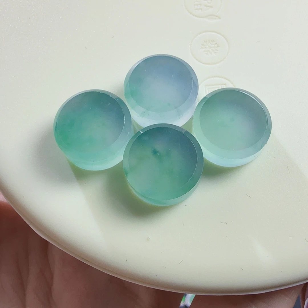 翡翠未镶嵌颈饰4颗