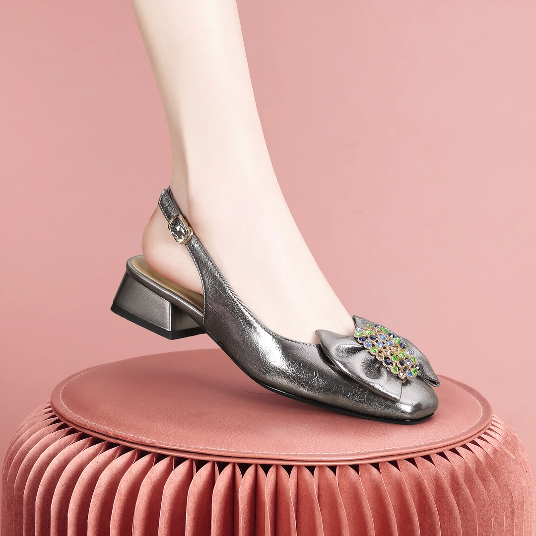 梵芮诗2025春夏新款方头蝴蝶结时尚潮流外穿女粗跟低跟凉鞋-J1334