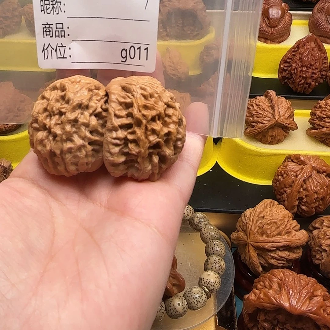 文玩核桃把件浮****南文玩