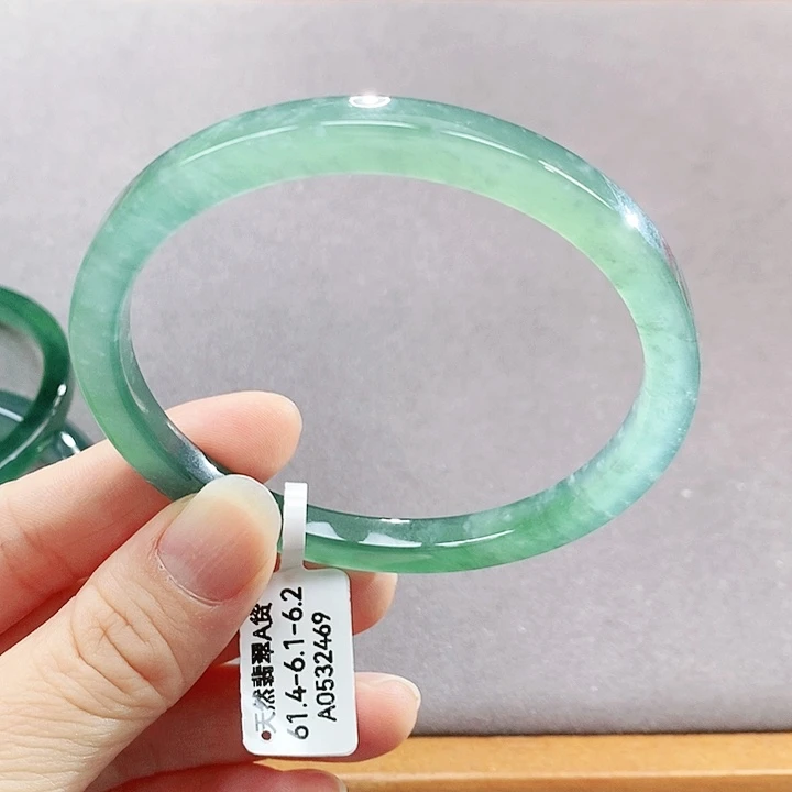 【闪购商品】未镶嵌手镯翡翠