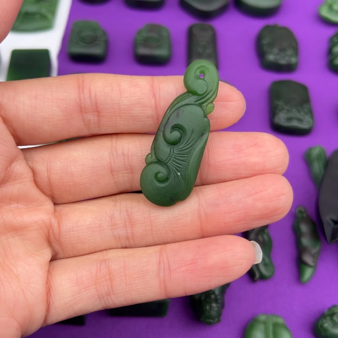 和田玉（碧玉）未镶嵌颈饰