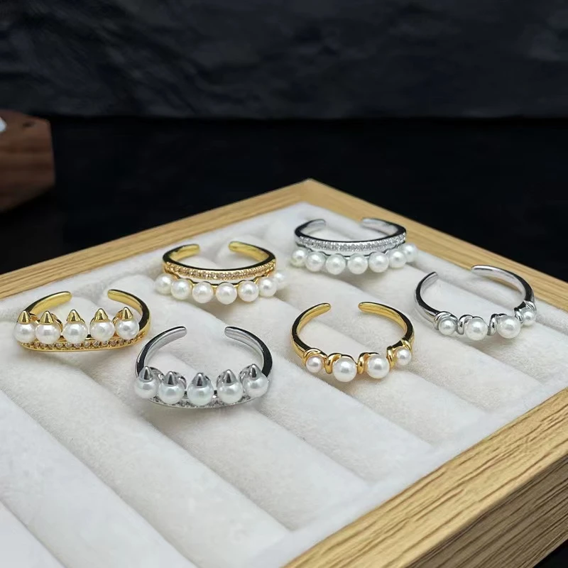 铜合金合成锆石戒指 铜合金合成锆石戒指，先选后拍