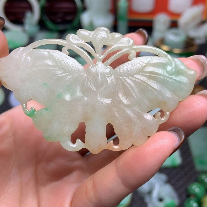 翡翠未镶嵌挂件清