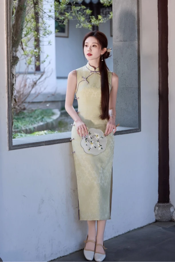 芊【惊艳】年轻款无袖款鹅黄旗袍气质优雅夏季少女提花长旗袍长120