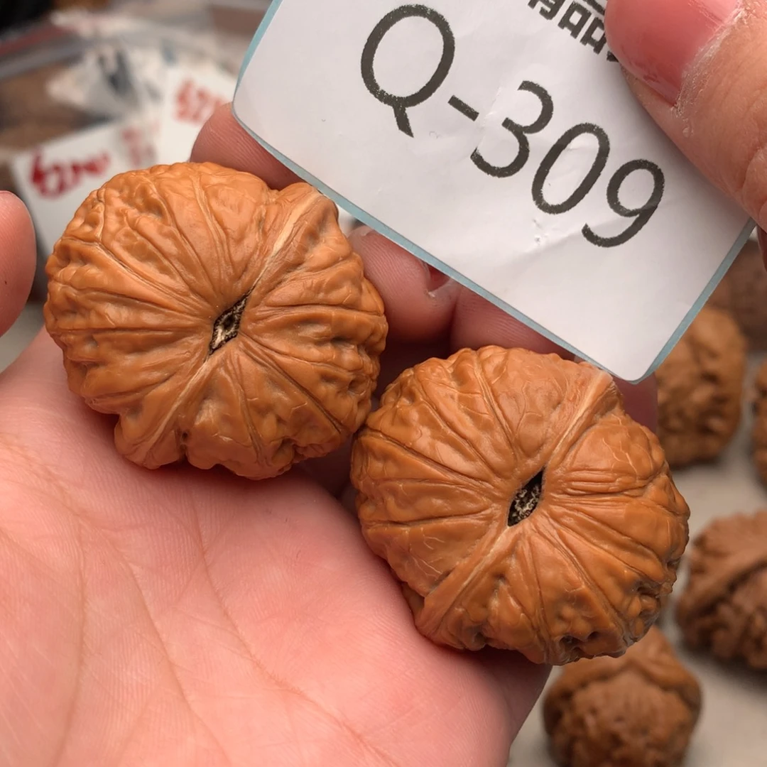 文玩核桃把件夜***雨42元宝………….