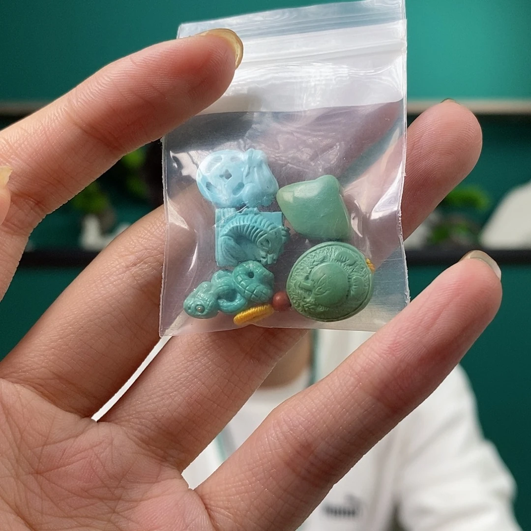 绿松石未镶嵌珠宝奇石