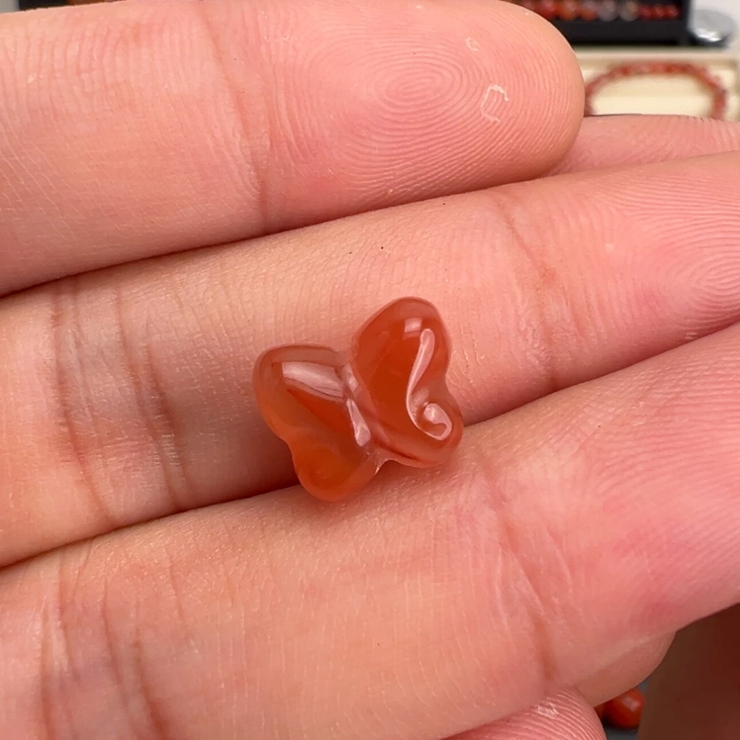 爱***伊未镶嵌川料南红玛瑙胖蝴蝶2