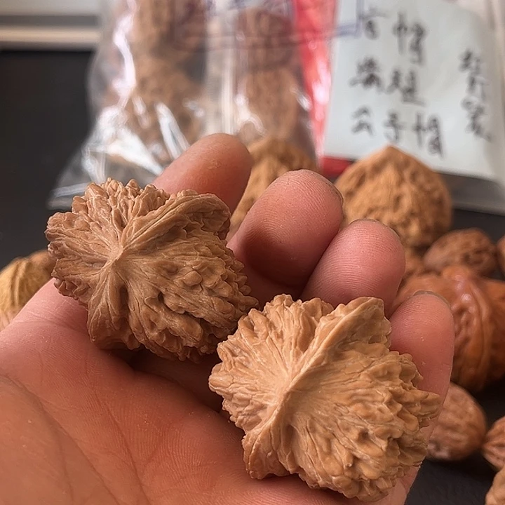 文玩核桃把件大*四座楼