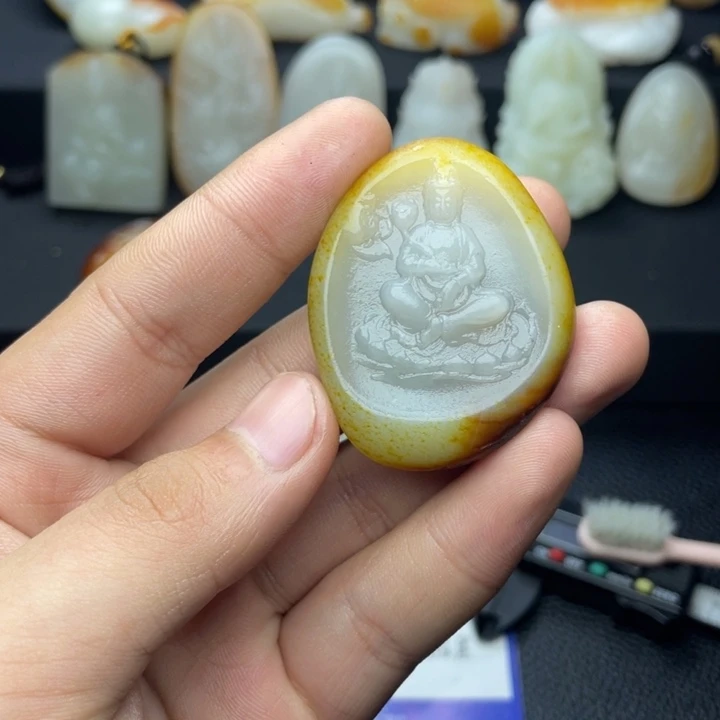 和田玉颈饰未镶嵌