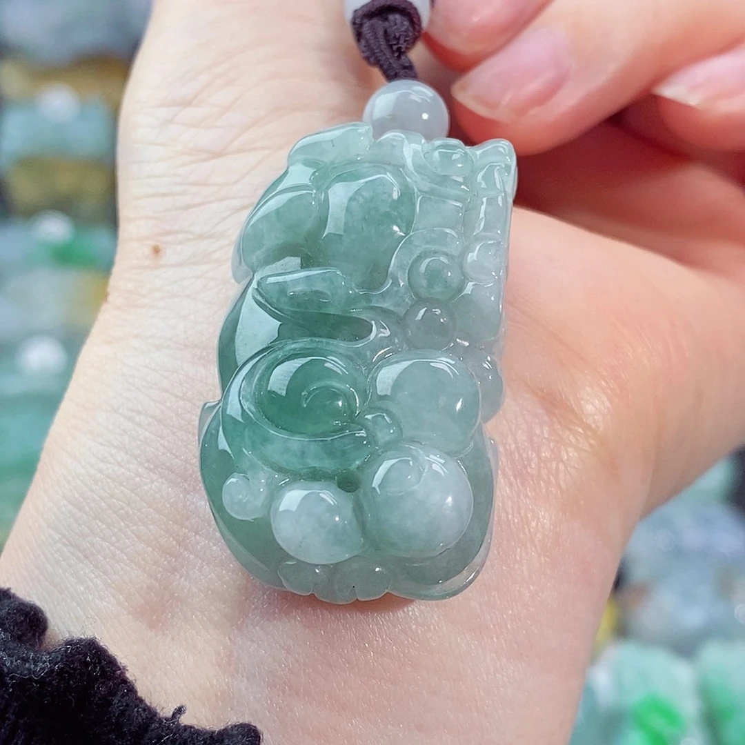 颈饰未镶嵌翡翠天然