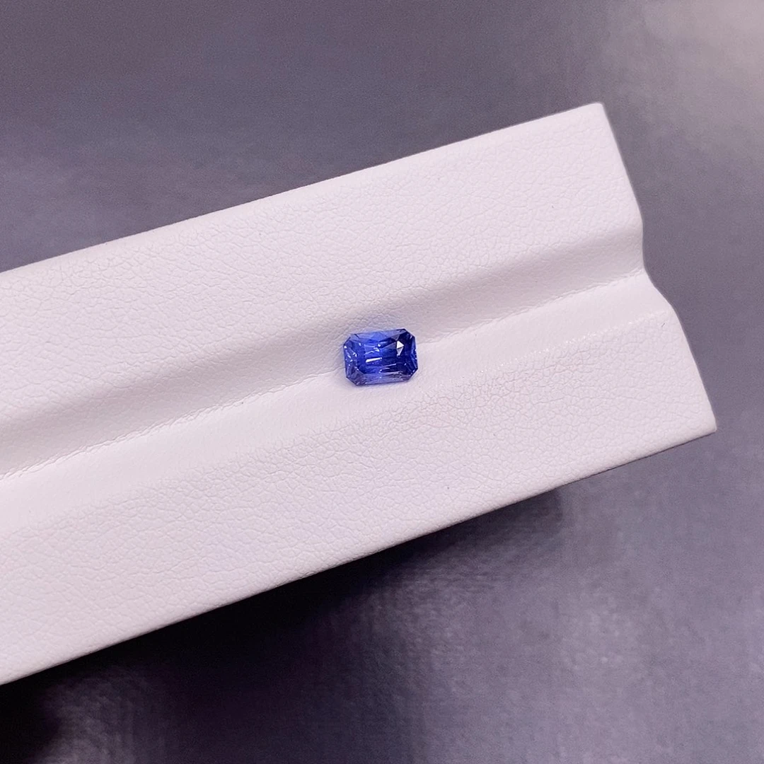 裸石蓝宝石1.15克拉 无烧矢车菊蓝