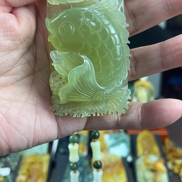蛇纹石玉未镶嵌颈饰