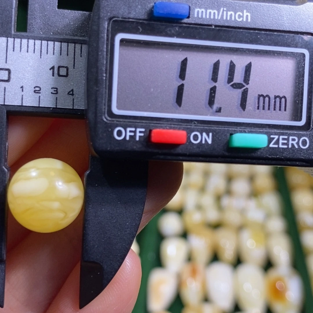 蜜蜡未镶嵌裸石配饰