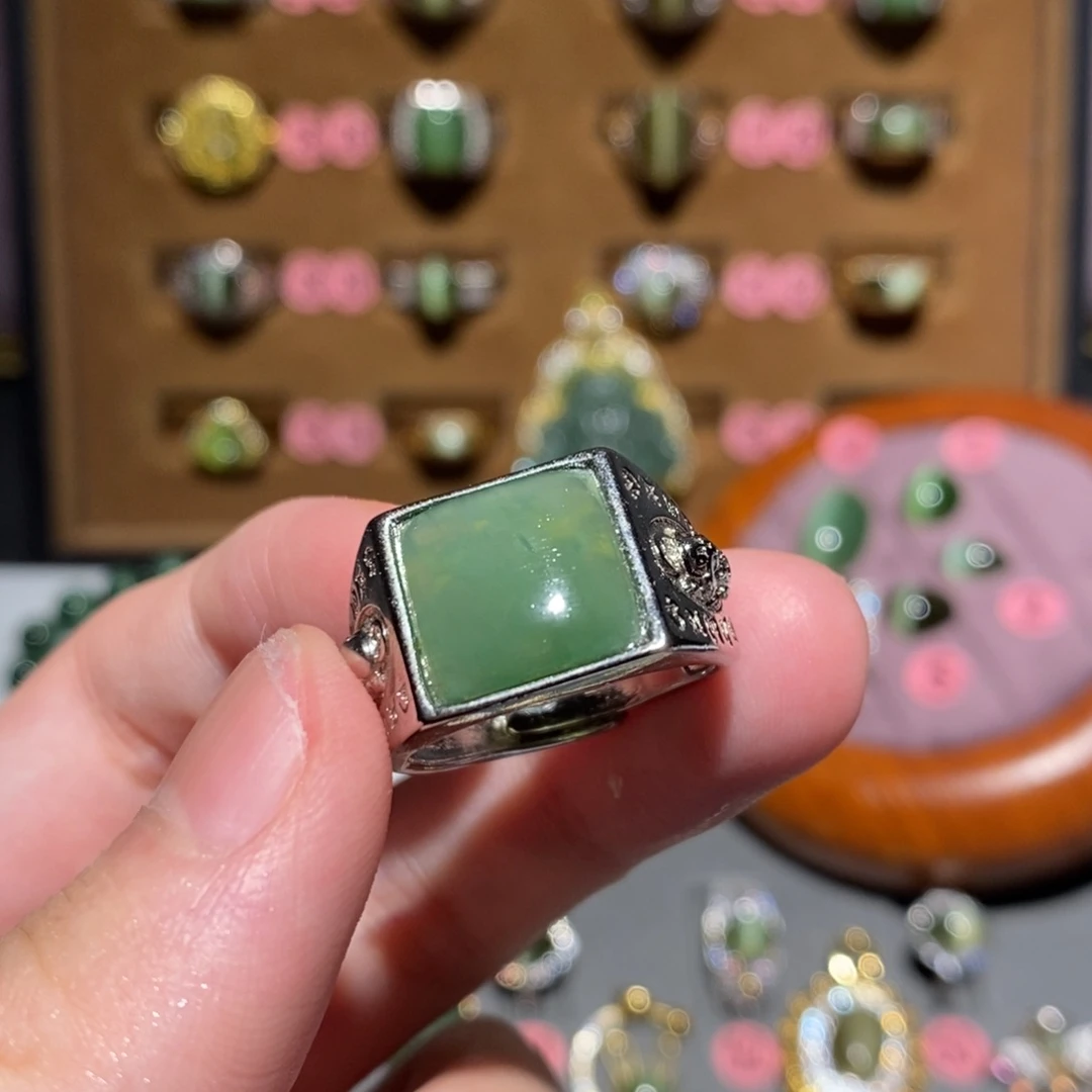 和田玉未镶嵌戒指