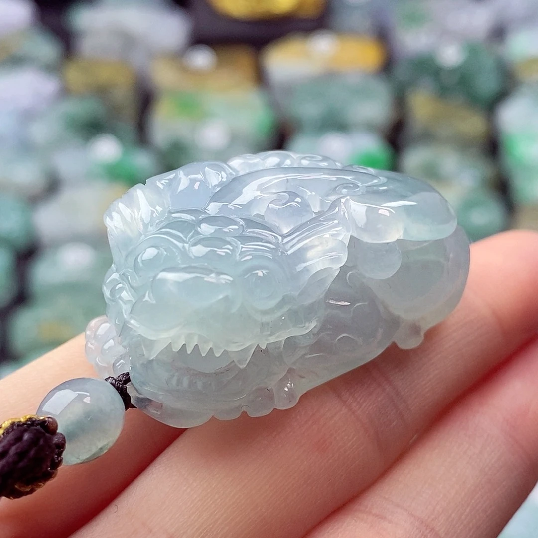 颈饰未镶嵌翡翠天然