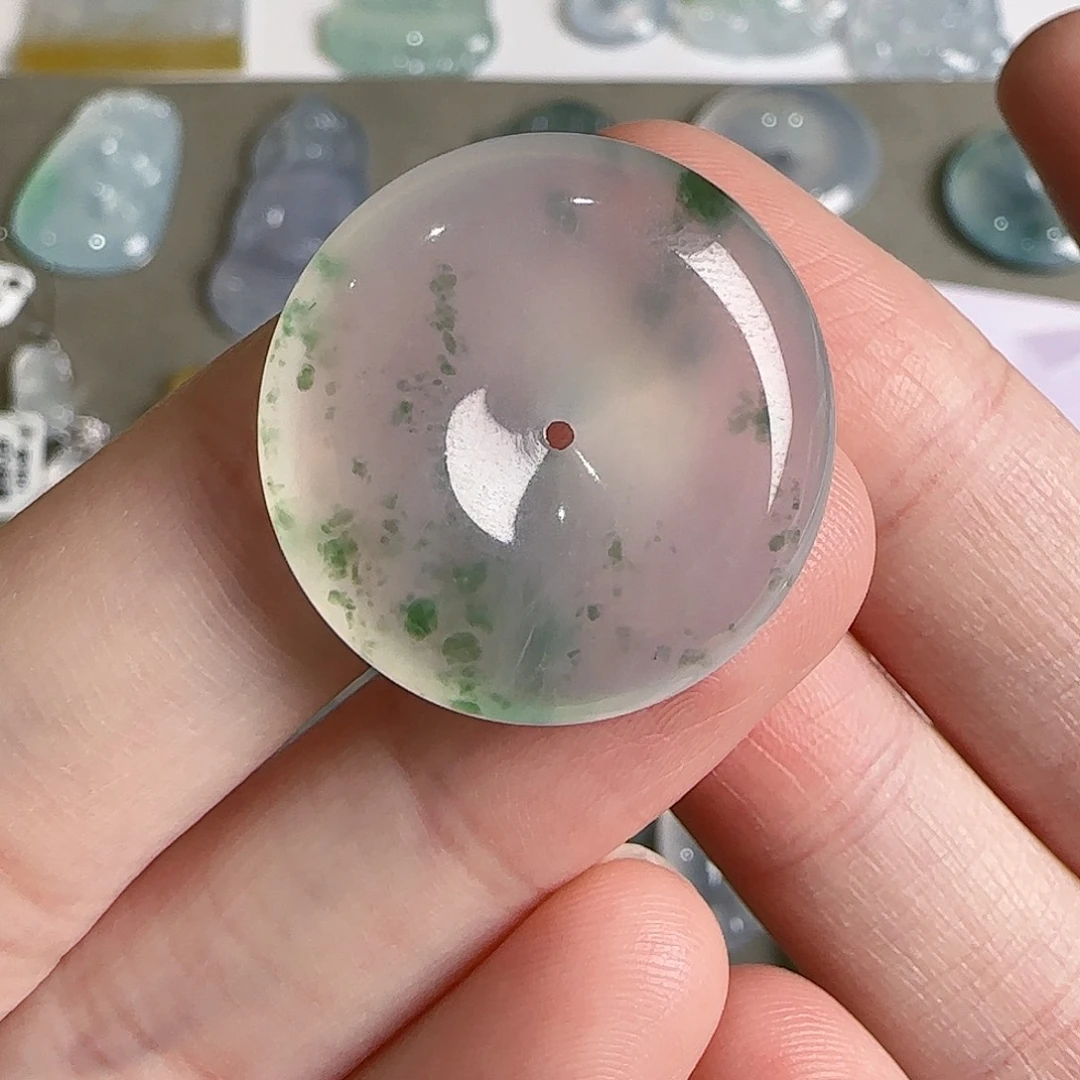 翡翠未镶嵌颈饰